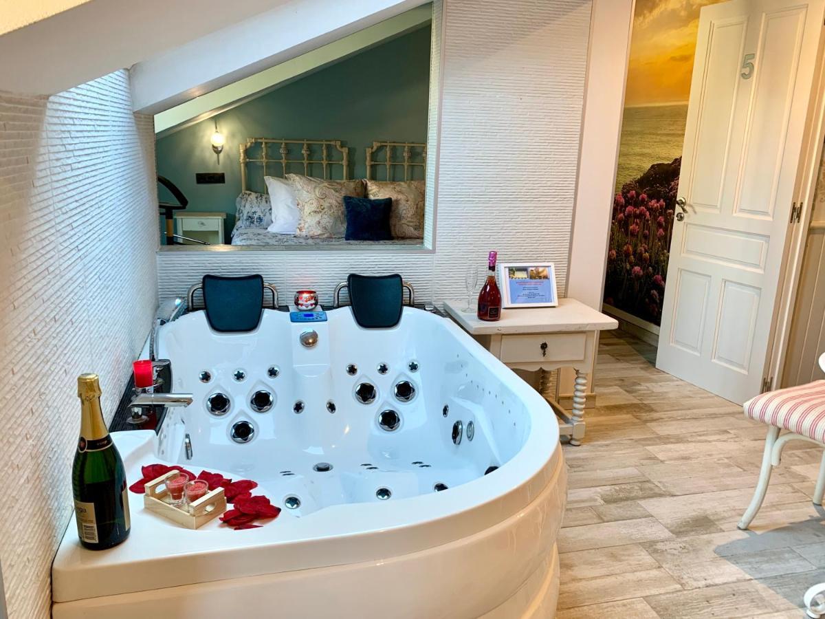 Akla Suites Con Jacuzzi Santillana Santillana del Mar Extérieur photo