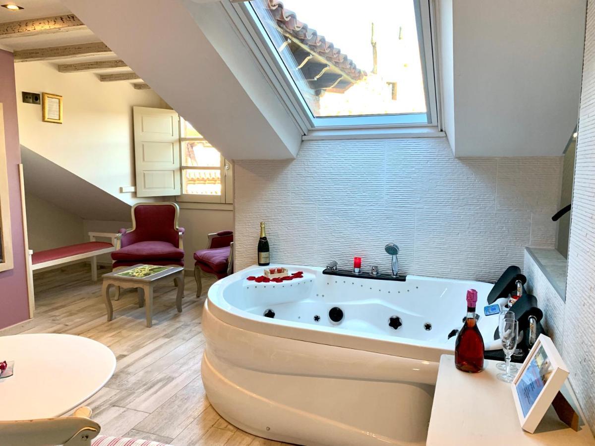 Akla Suites Con Jacuzzi Santillana Santillana del Mar Extérieur photo