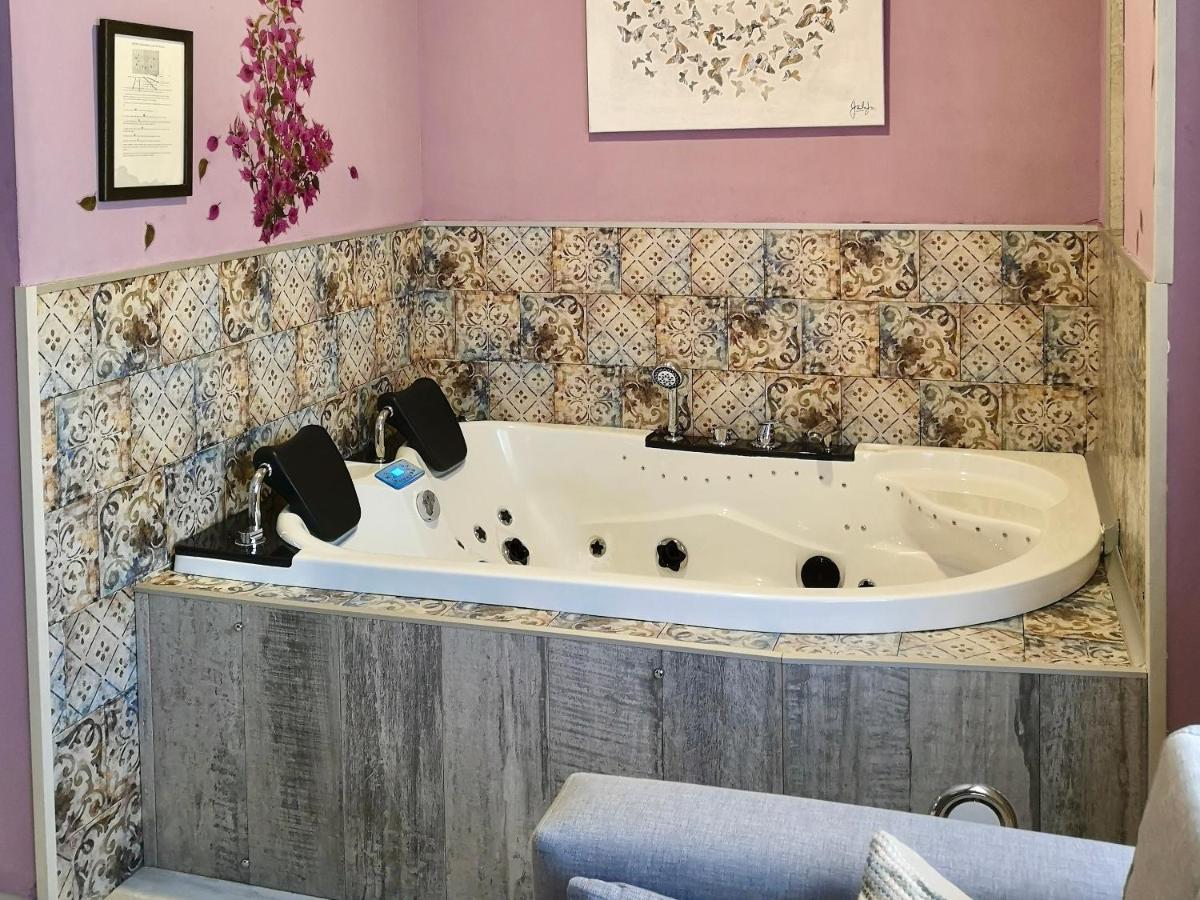 Akla Suites Con Jacuzzi Santillana Santillana del Mar Extérieur photo