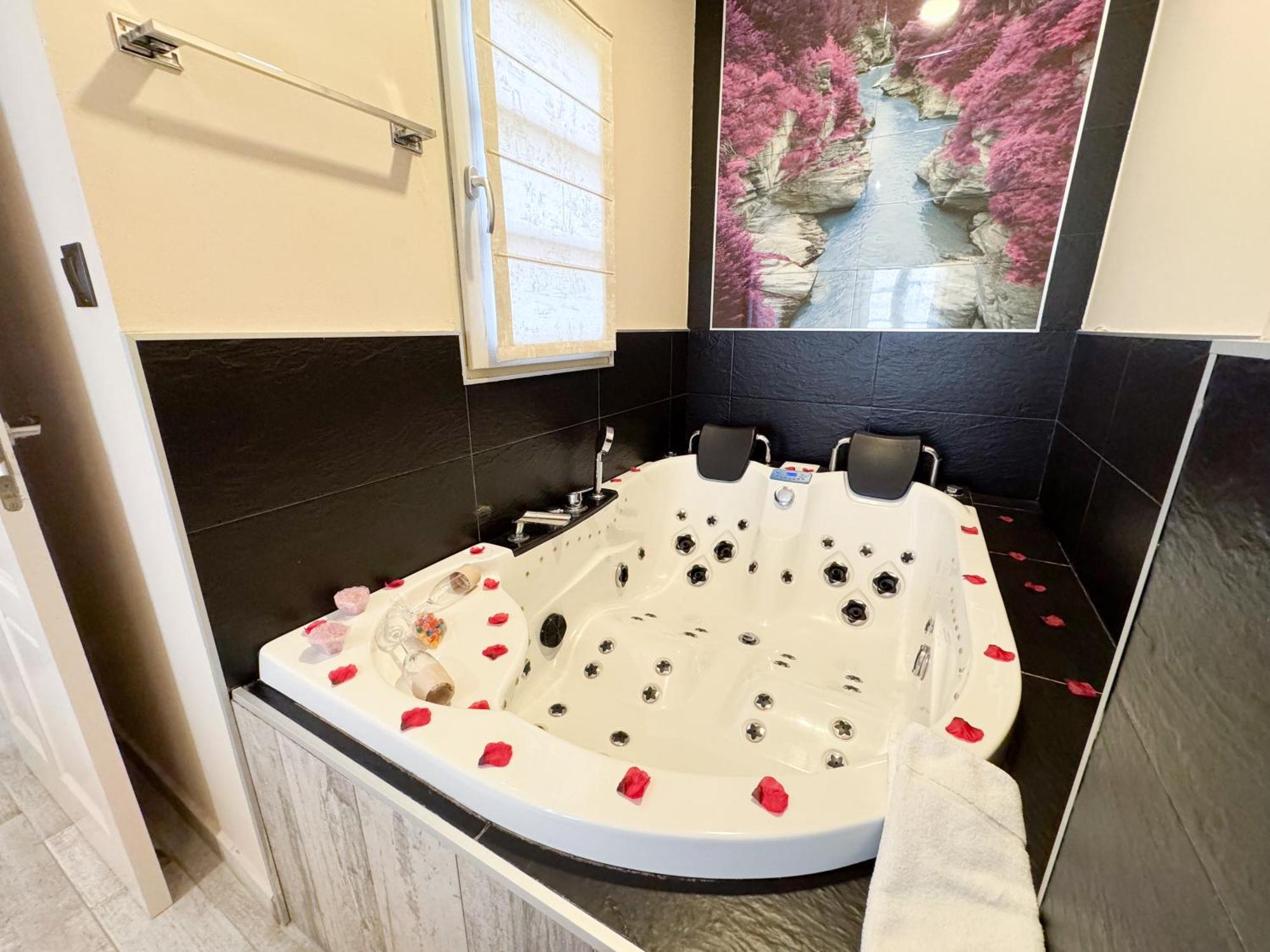 Akla Suites Con Jacuzzi Santillana Santillana del Mar Extérieur photo