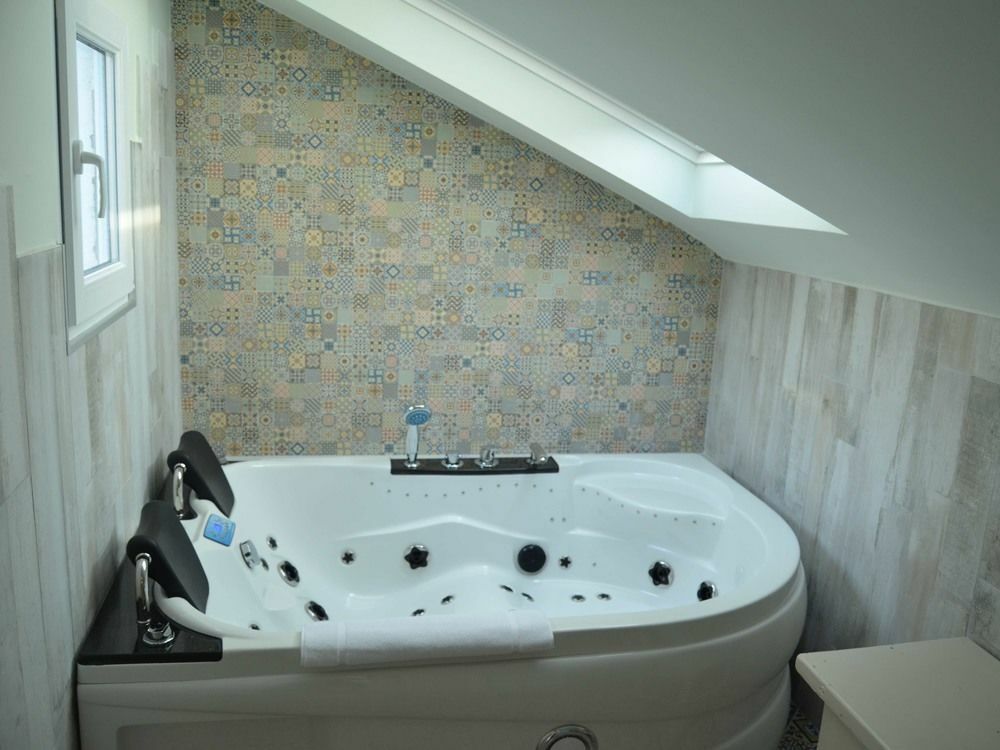 Akla Suites Con Jacuzzi Santillana Santillana del Mar Extérieur photo
